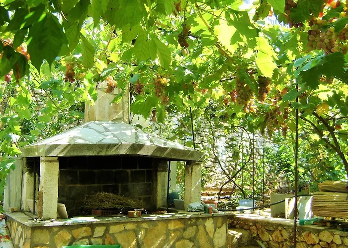Pensionat Beleri House Himare